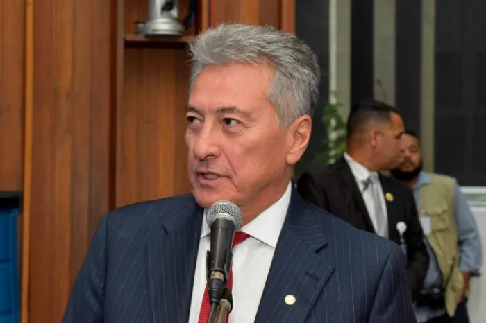 Redução de carga tributária do IPVA para carros híbridos é tema de proposta