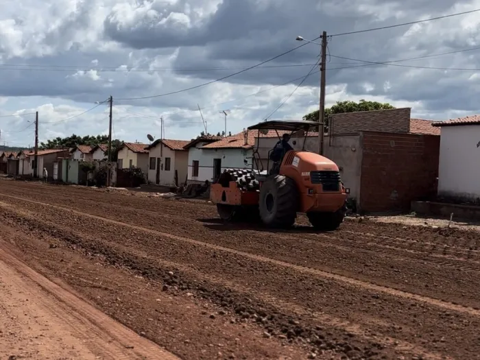 Com investimento de quase R$ 2,5 milhões, Governo do Estado executa pavimentação asfáltica em Ipiranga do Piauí