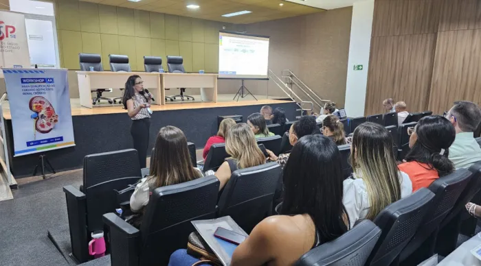 Profissionais da saúde participam de workshop sobre prevenção e cuidados com a doença renal crônica