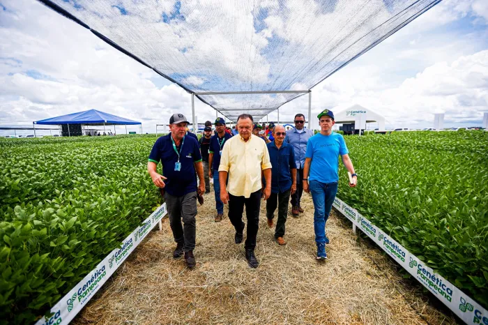 Brandão prestigia evento de agronegócios em Mata Roma