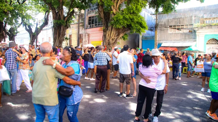 Funjope apresenta cantora Dandara Alves no Sabadinho Bom