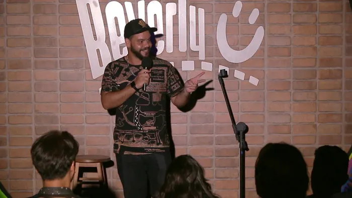 Espaço Cultural Praia recebe show de stand-up com Tonho Peixoto e Thainan Barto na quarta-feira (16)