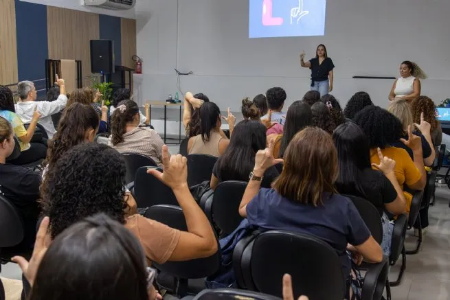 Educação de São Sebastião inicia Curso de Libras para comunidade escolar