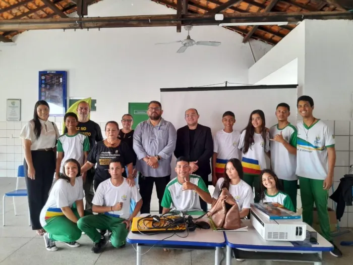 Escola de Floriano recebe palestra educativa de trânsito