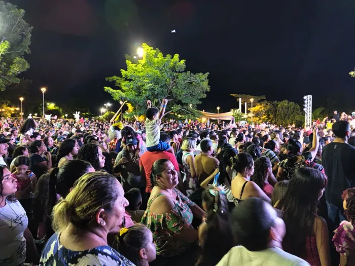 Primeiro dia do evento reuniu mais de 25 mil pessoas no Parque da Cidade