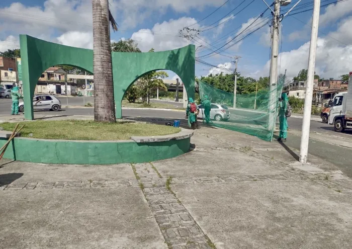 Prefeitura de Simões Filho reforça ações de limpeza urbana e cuidado com a cidade