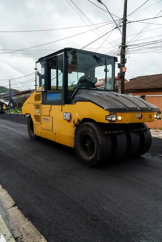 Obras de pavimentação transformam ruas do conjunto habitacional no Indaiá