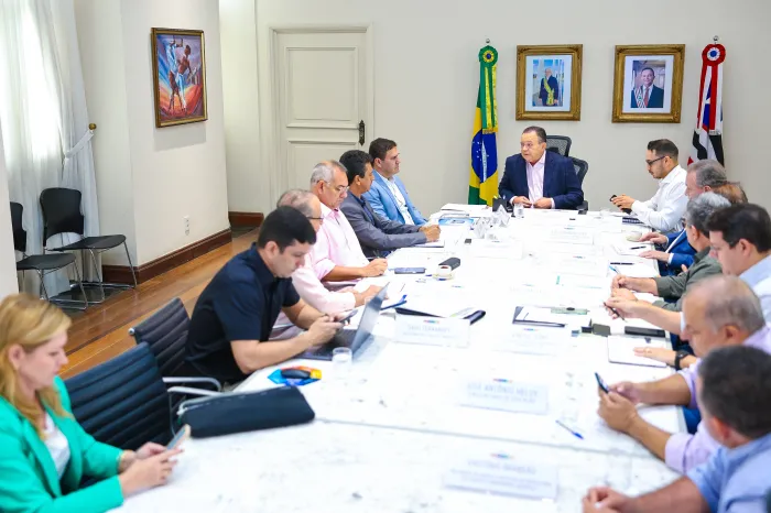 Governador Carlos Brandão reforça agenda municipalista com prefeitos de 10 cidades maranhenses