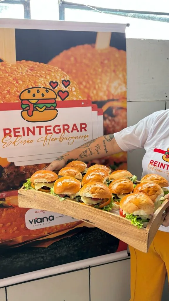 Reeducandos da Penitenciária de Parnaíba participam de curso de hambúrguer