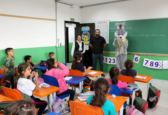 Prefeitura de Piraí do Sul inicia entrega de ovos de Páscoa na rede municipal de ensino