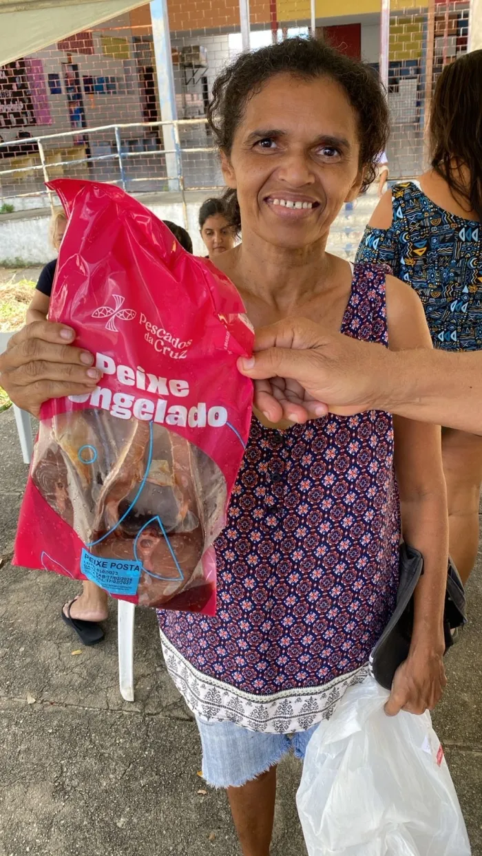 Sedes realiza entrega de peixes para famílias em vulnerabilidade social