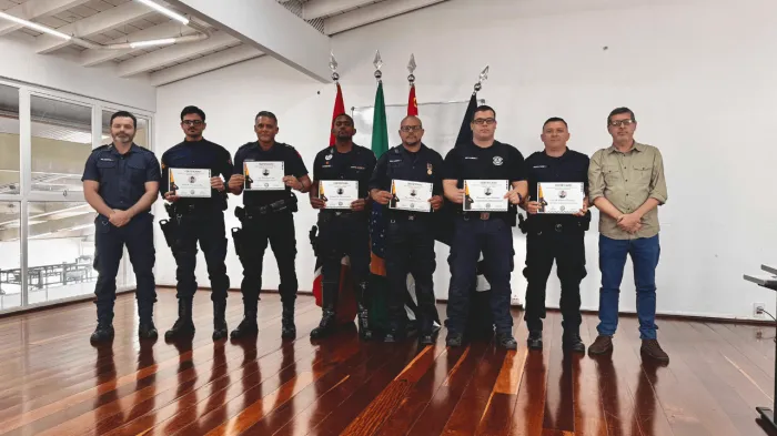 Guardas são homenageados por serviços prestados à comunidade