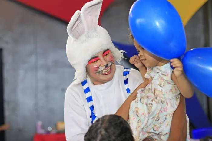 ‘Páscoa Azul’ leva lazer e entretenimento para crianças autistas na Tardezinha Inclusiva