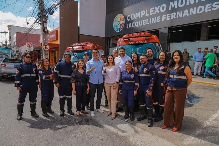 Prefeito Rodrigo Pinheiro entrega novas ambulâncias do SAMU e moderniza Laboratório Municipal