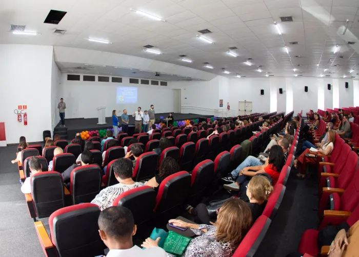 CREGE: 1ª GRE promove primeiro encontro com gestores e coordenadores de 89 escolas da regional