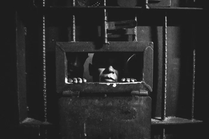 Exposição “Desse Lado do Muro” abre as portas do antigo Centro de Triagem em Curitiba