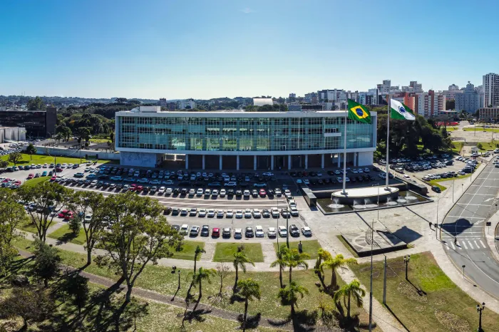 Com rendimentos maiores que as dívidas, Paraná tem melhor resultado financeiro do Brasil