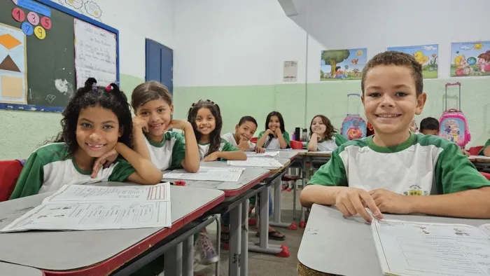 Governador entrega Prêmio Alfa-10 a 104 escolas pelo protagonismo na alfabetização infantil nesta quarta (23)