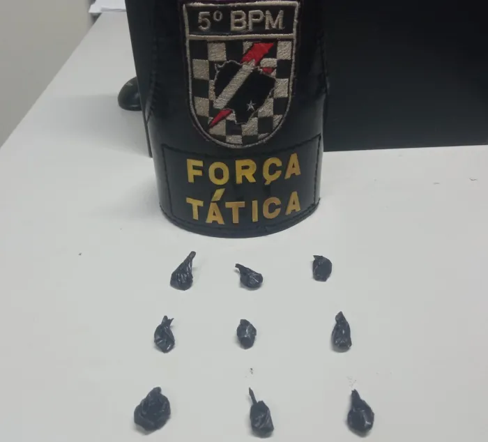 Polícia Militar prende jovem por tráfico de drogas que fazia entregas na modalidade “delivery” em Coxim