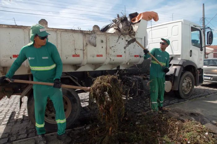 Emlur atende demandas de 14 bairros com recolhimento de resíduos diversificados