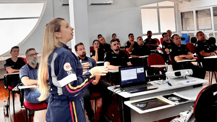 GCM tem palestra sobre suicídio e abordagem psiquiátrica