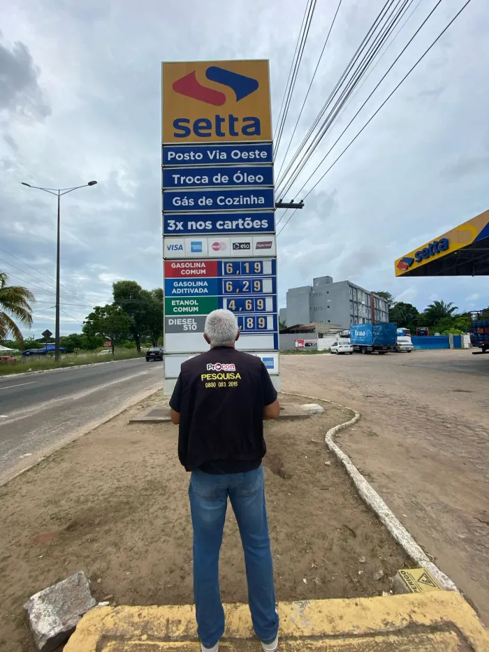 Pesquisa de combustíveis registra queda de R$ 0,04 no menor preço da gasolina em uma semana