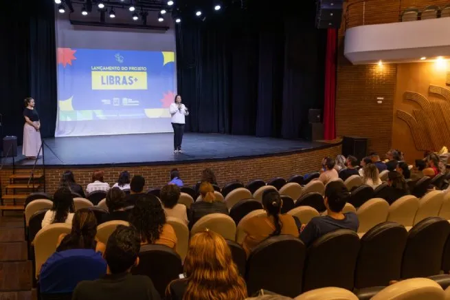 São Sebastião lança Projeto Libras+ e fortalece ensino da Língua Brasileira de Sinais na rede municipal