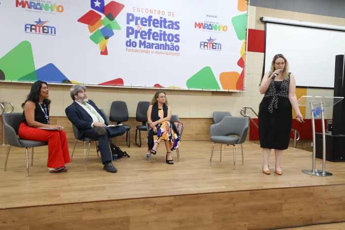 Programa Bolsa Família no Combate à Fome é tema de oficina ministrada no Encontro de Prefeitas e Prefeitos