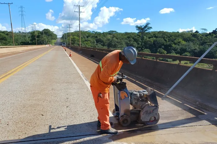 Ponte sobre o Rio Paranapanema em Diamante do Norte terá operação pare-e-siga