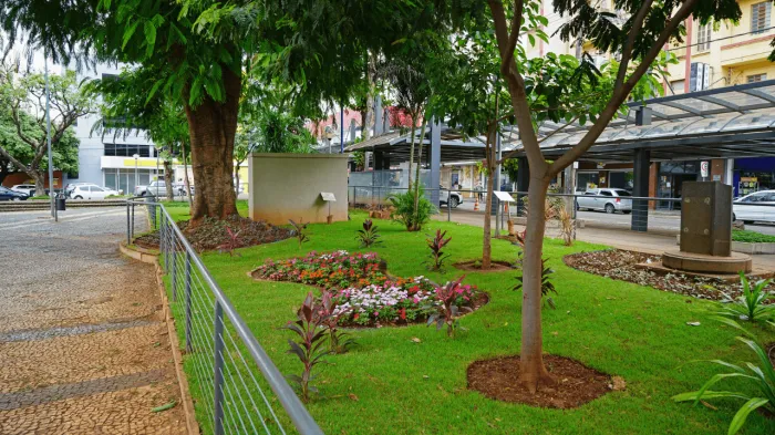 Desenvolvimento conclui revitalização de jardins da Rui Barbosa