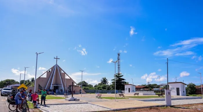 Rafael Fonteles inaugura obras em Sigefredo Pacheco e comemora 130 mil m² de pavimentação no município