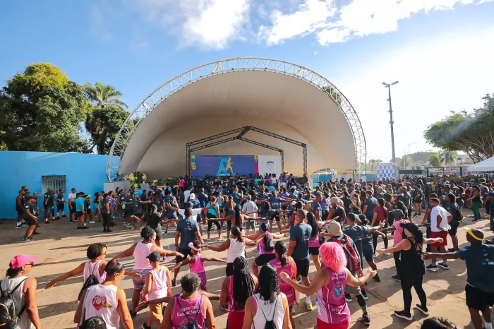 Abril em Movimento atrai cerca de três mil pessoas de diversas idades neste domingo (27)