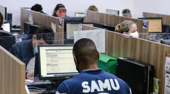 Das 80.426 ligações feitas à Central de Regulação de Urgências, 1.872 foram trotes / Fotos: Ascom SES