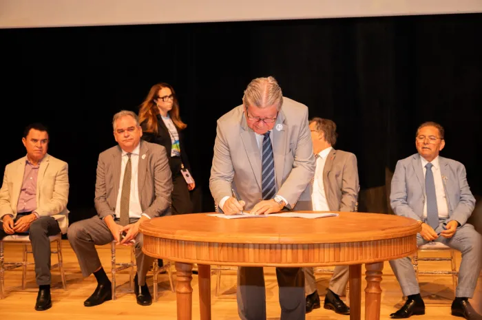 Educação da Paraíba participa da assinatura do Pacto Paraibano pela Primeira Infância junto ao TCE-PB
