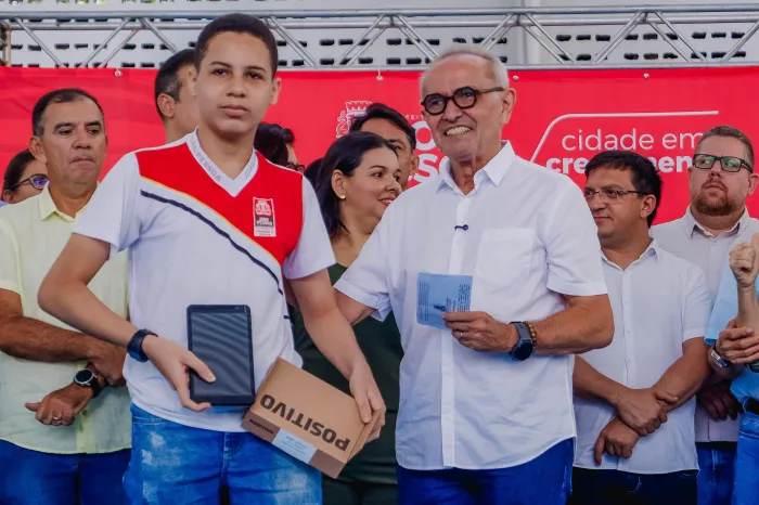 Cícero Lucena entrega escola e Ninho do Saber na Penha, chegando à 48ª unidade reconstruída