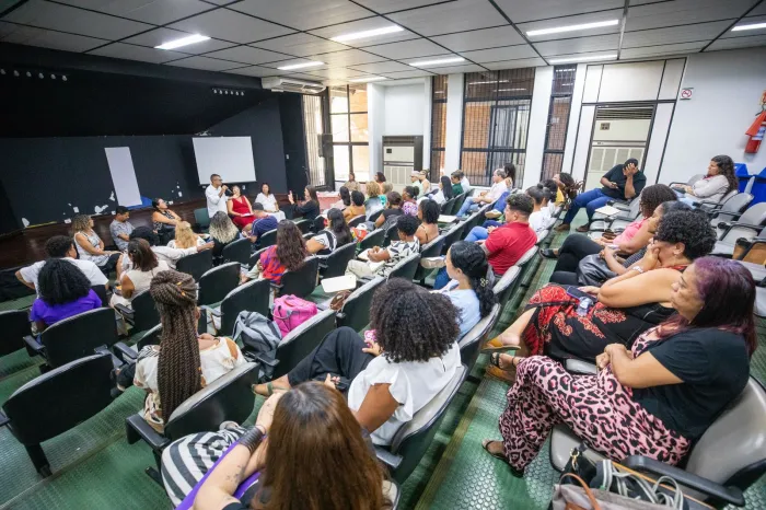 Seduc empossa novos membros titulares e suplentes do CME e CMAE