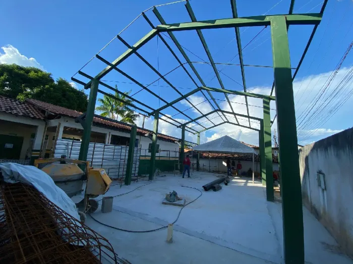 Obras: Comunidade escolar do Naetea vive expectativa para entrega da nova quadra