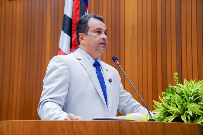Deputado Adelmo Soares durante pronunciamento na tribuna da Assembleia Legislativa, na sessão desta terça-feira