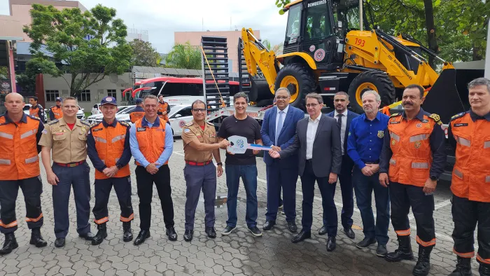 Corpo de Bombeiros e Polícia Científica recebem novas viaturas