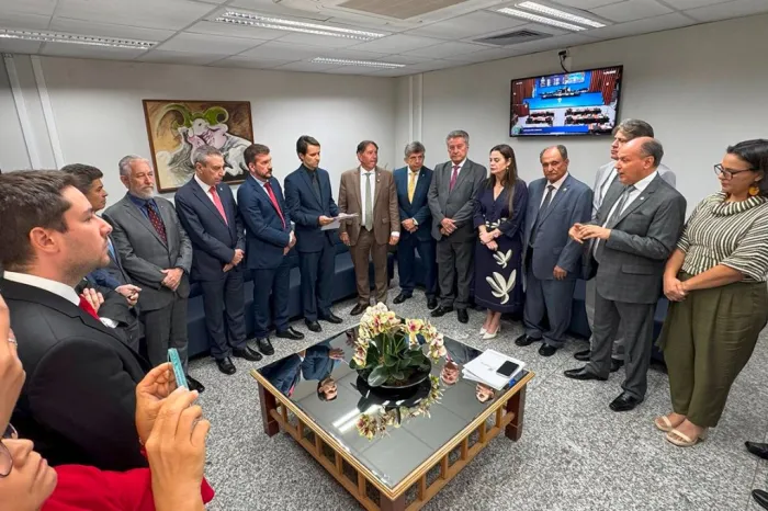 Comissão de Acompanhamento da Concessão da BR-163 entrega denúncia ao MPF