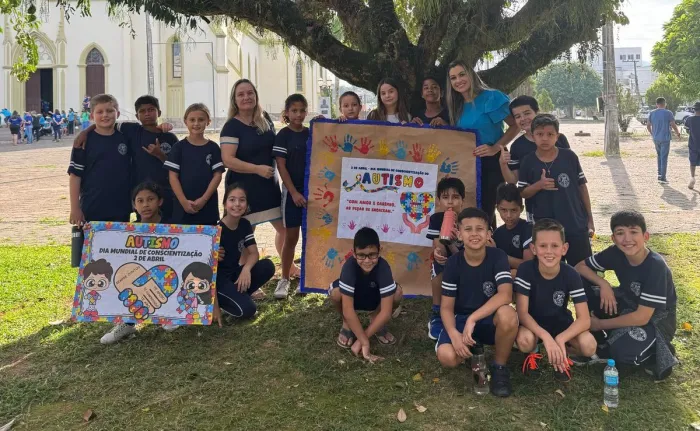 Abril Azul: Educação de SC promove iniciativas de conscientização sobre autismo