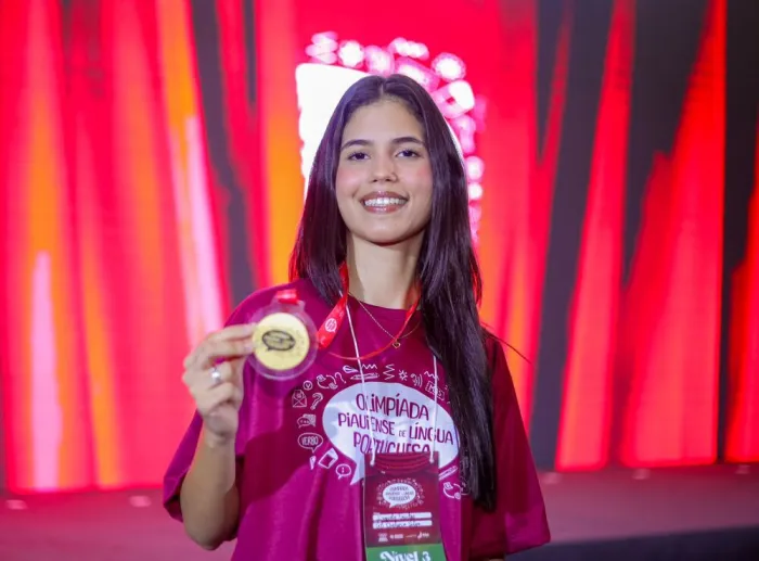 Seduc realiza pagamento de bolsas para mais de 500 medalhistas das olimpíadas do conhecimento no Piauí