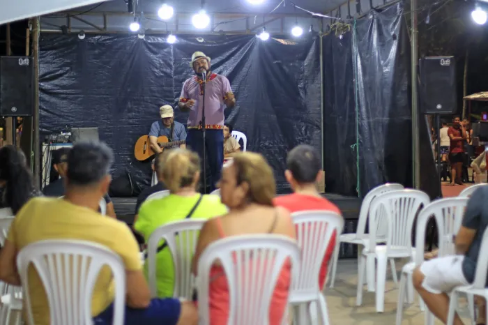 Evento reúne cordelistas, repentistas, atrações musicais e encanta turistas no Busto de Tamandaré