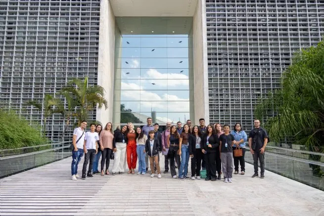 Alunos do Parlamento Jovem de São Sebastião visitam Assembleia Legislativa de São Paulo