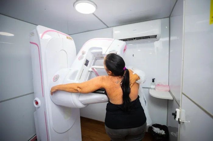 Mutirão de rastreamento do câncer de mama atende mais de 1.100 mulheres em Lauro de Freitas
