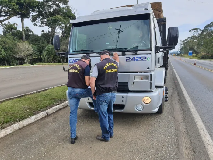 Fazenda flagra irregularidades em cargas nos municípios de Santa Cecília e Lebon Régis