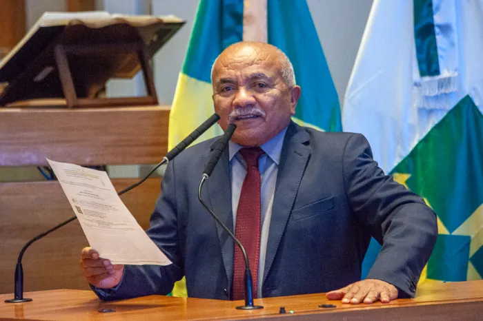 Chico Vigilante critica fila de espera para retirada de bolsa de colostomia