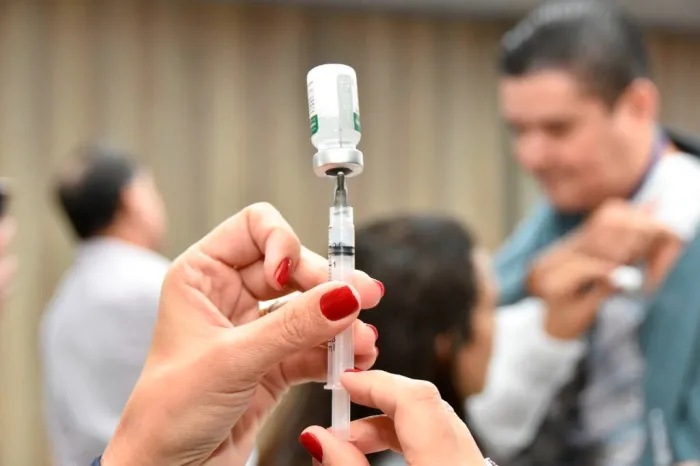 Imunização na ALEMS reúne deputados e servidores em prol da prevenção contra a Influenza