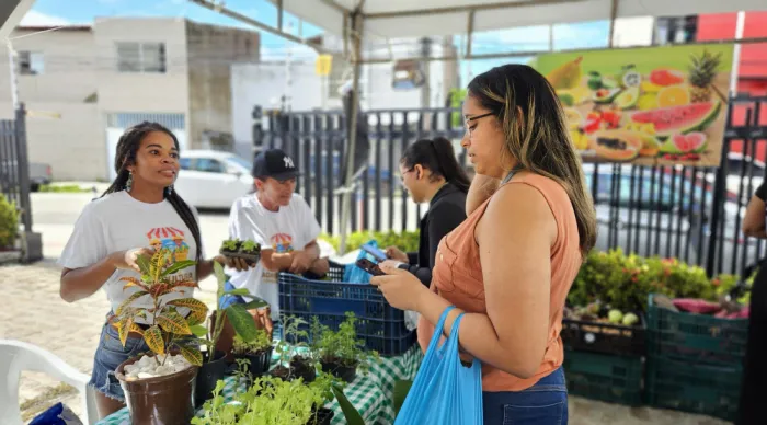 Feira da Agricultura Familiar Itinerante na sede da PGE-SE promove o consumo consciente// Fotos : Ascom/ Seasic