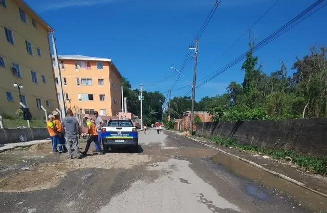 Regional Boiçucanga realiza manutenção preventiva e correção de pavimento no bairro Baleia Verde